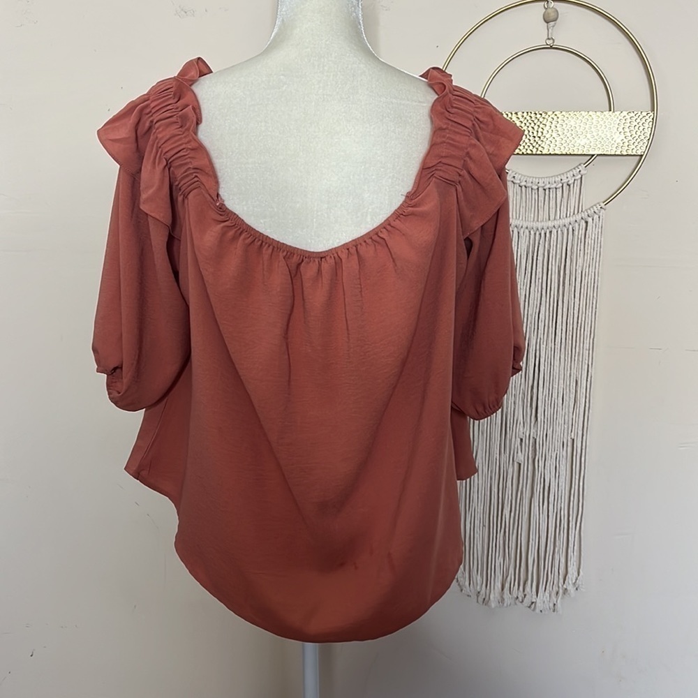 Boutique libian • terracotta rust off shoulder top - Picture 3 of 13